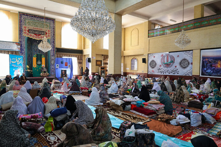 تصاویر | حضور نماینده ولی فقیه در استان آذربایجان شرقی در جمع معتکفین تبریزی