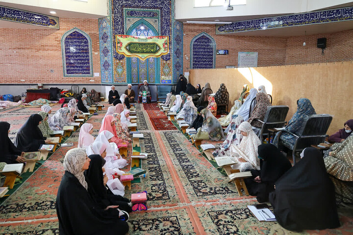 تصاویر | حضور نماینده ولی فقیه در استان آذربایجان شرقی در جمع معتکفین تبریزی