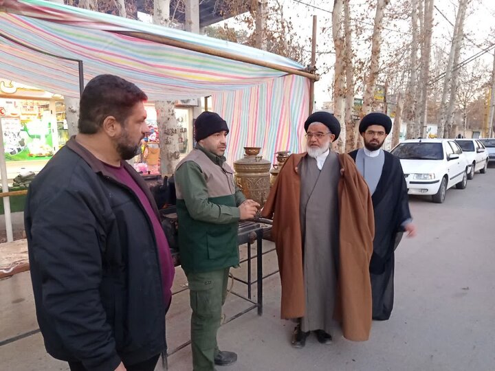 تصاویر/حضور امام جمعه نطنز در موکب حضرت ابوالفضل(ع)یادمان شهدای گمنام نطنز