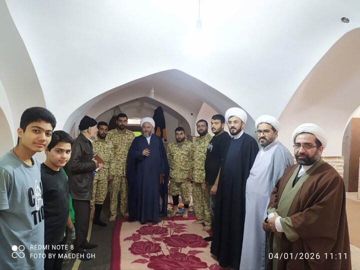 تصاویر/ حضور امام جمعه آران وبیدگل در جمع معتکفین