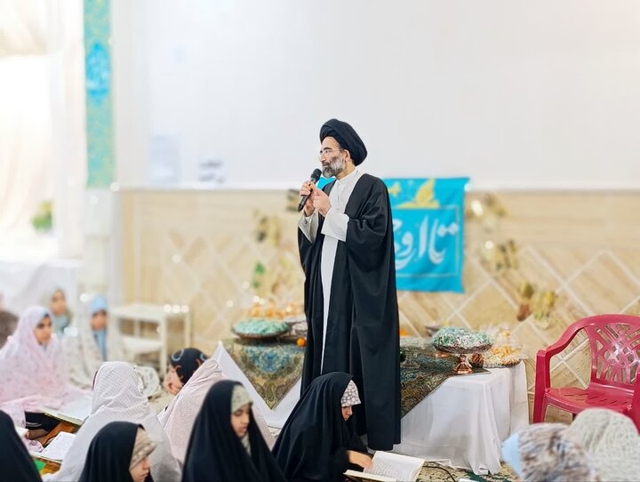 تصاویر/حضور نماینده ولی فقیه درمنطقه کاشان درجمع معتکفین کاشانی