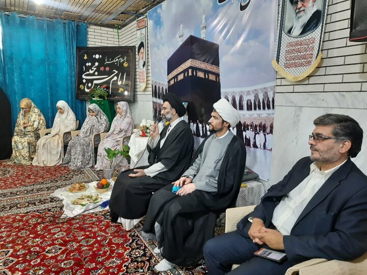 تصاویر/حضور نماینده ولی فقیه درمنطقه کاشان درجمع معتکفین کاشانی