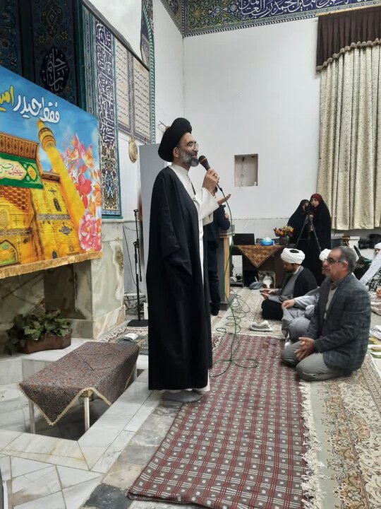 تصاویر/حضور نماینده ولی فقیه درمنطقه کاشان درجمع معتکفین کاشانی