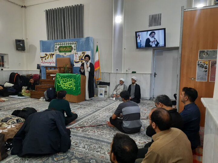 تصاویر/حضور نماینده ولی فقیه درمنطقه کاشان درجمع معتکفین کاشانی