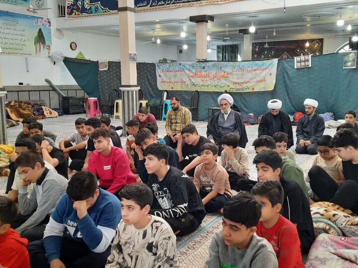 تصاویر/حضور نماینده ولی فقیه درمنطقه کاشان درجمع معتکفین کاشانی