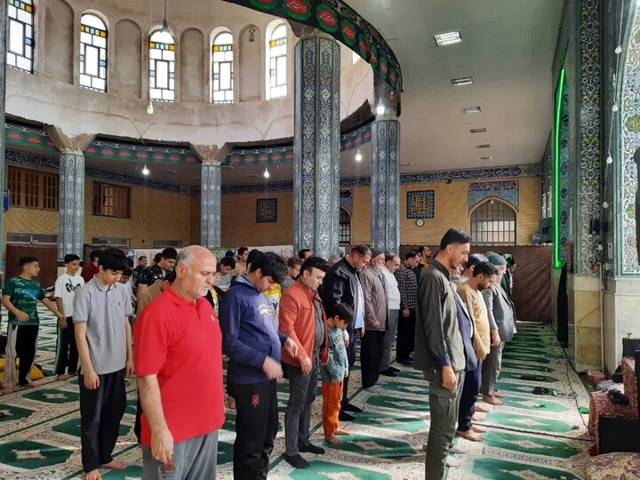 تصاویر/حضور نماینده ولی فقیه درمنطقه کاشان درجمع معتکفین کاشانی