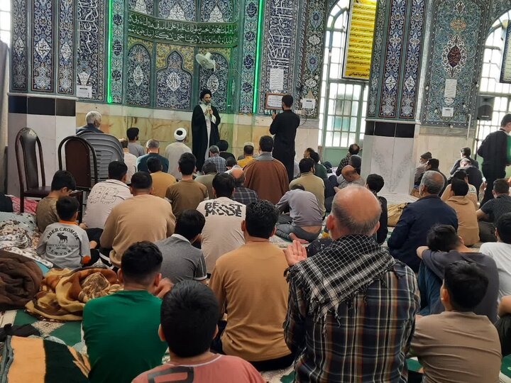 تصاویر/حضور نماینده ولی فقیه درمنطقه کاشان درجمع معتکفین کاشانی