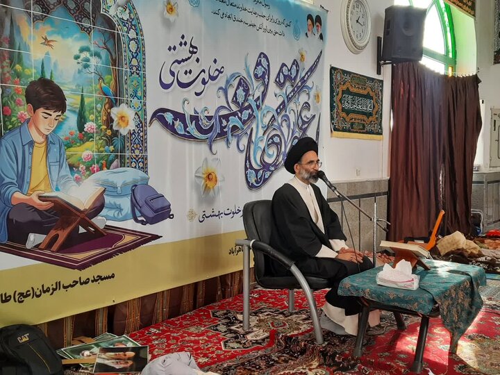 تصاویر/حضور نماینده ولی فقیه درمنطقه کاشان درجمع معتکفین کاشانی