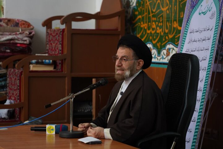 تصاویر/حضور نماینده ولی فقیه در لرستان در جمع معتکفان لشکر ۸۴ پیاده استان