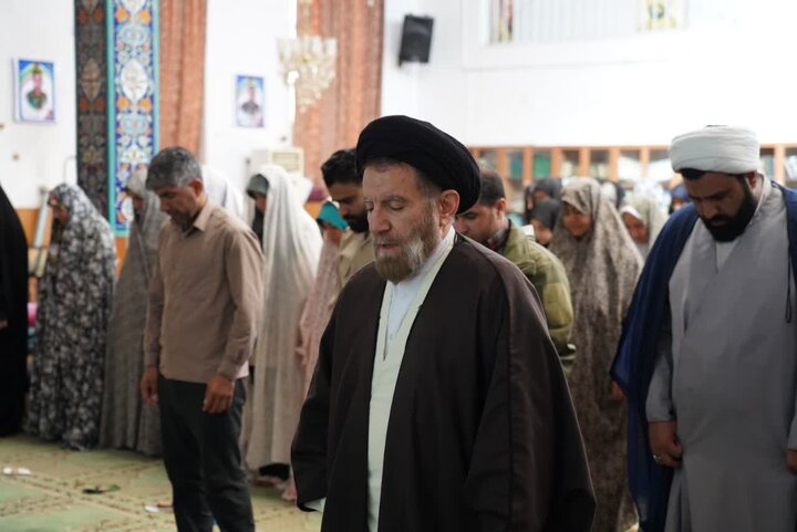 تصاویر/حضور نماینده ولی فقیه در لرستان در جمع معتکفان لشکر ۸۴ پیاده استان