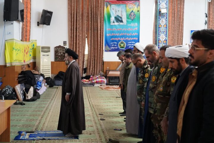 تصاویر/حضور نماینده ولی فقیه در لرستان در جمع معتکفان لشکر ۸۴ پیاده استان