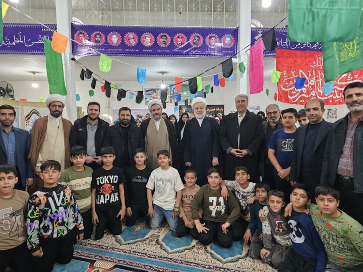 تصاویر/حضور نماینده ولی‌فقیه در کردستان در جمع معتکفین اعتکاف دانش‌آموزی مسجد صاحب الزمان (عج) شهر توپ آغاج