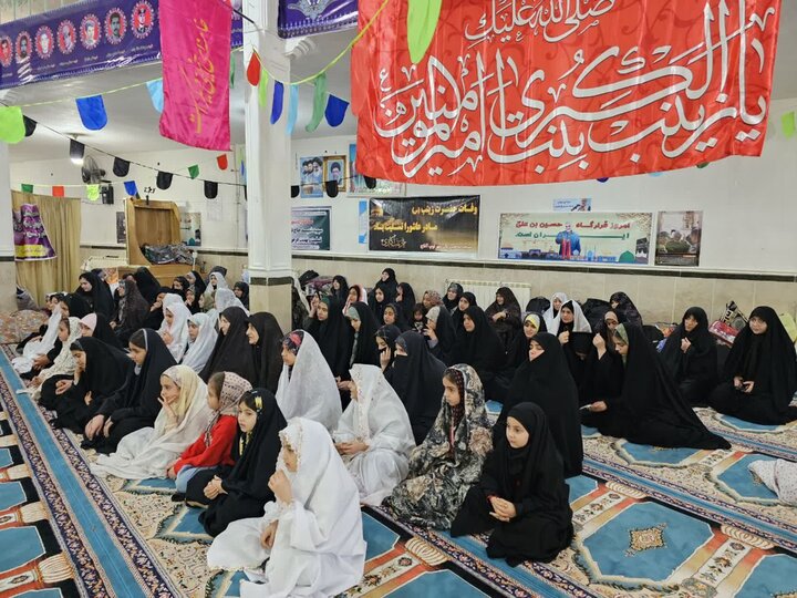 تصاویر/حضور نماینده ولی‌فقیه در کردستان در جمع معتکفین اعتکاف دانش‌آموزی مسجد صاحب الزمان (عج) شهر توپ آغاج