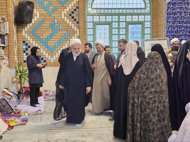 تصاویر/حضور نماینده ولی‌فقیه در کردستان در جمع معتکفین اعتکاف دانش‌آموزی مسجد صاحب الزمان (عج) شهر توپ آغاج