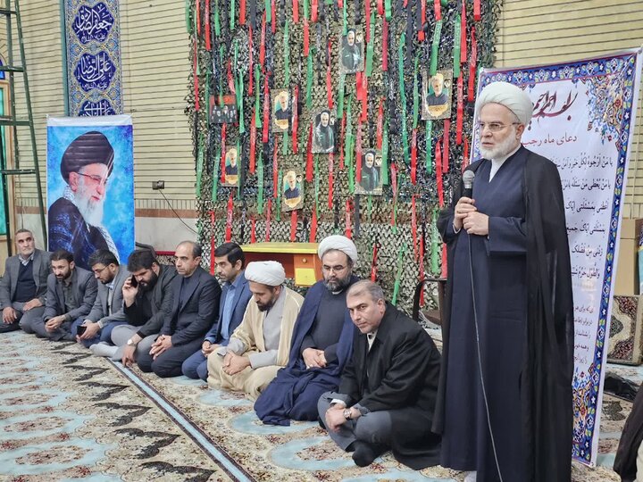 تصاویر/حضور نماینده ولی‌فقیه در کردستان در جمع معتکفین اعتکاف دانش‌آموزی مسجد صاحب الزمان (عج) شهر توپ آغاج