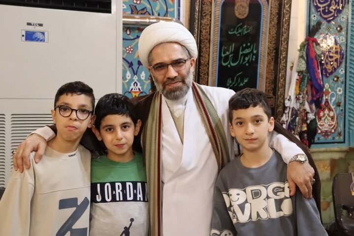 کادر مدرسه علمیه ولیعصر (عج) آستارا در میان معتکفین حضور پیدا کردند