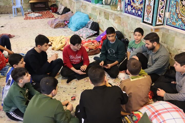 کادر مدرسه علمیه ولیعصر (عج) آستارا در میان معتکفین حضور پیدا کردند