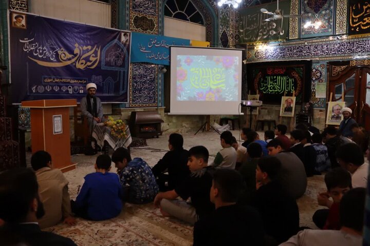 کادر مدرسه علمیه ولیعصر (عج) آستارا در میان معتکفین حضور پیدا کردند