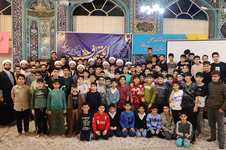 کادر مدرسه علمیه ولیعصر (عج) آستارا در میان معتکفین حضور پیدا کردند