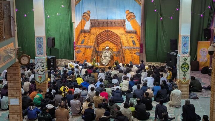 تصاویر/  اعتکاف مدارس الگوی صالح شهر تهران