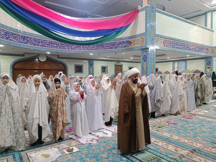 تصاویر/ حضور امام جمعه باقرشهر و کهریزک در جمع معتکفین