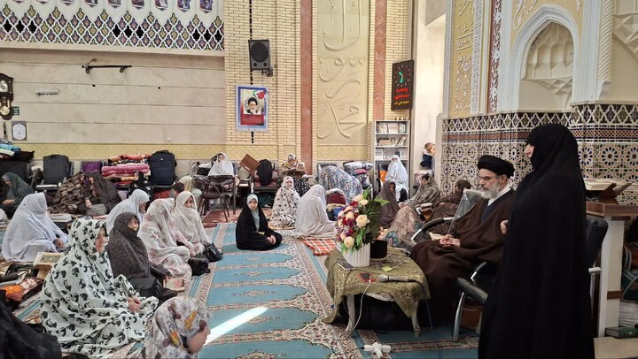 تصاویر /  حضور مدیرکل تبلیغات اسلامی آذربایجان شرقی در مساجد میزبان اعتکاف در تبریز