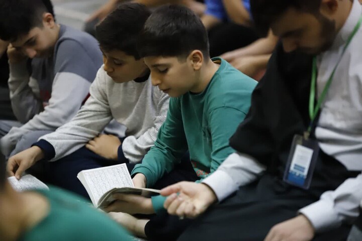 اعتکاف دانش آموزی در شهر مهستان