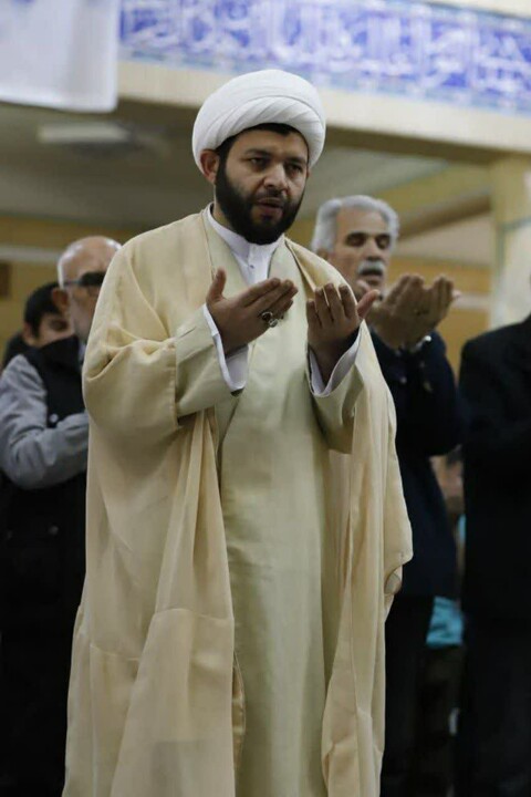 اعتکاف دانش آموزی در شهر مهستان