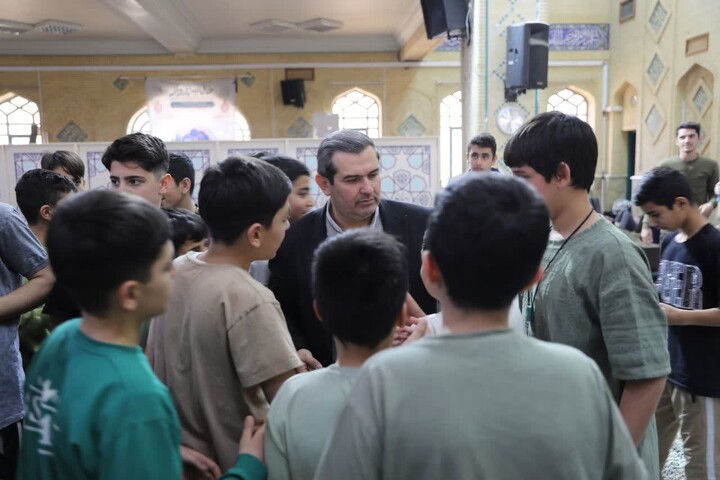 اعتکاف دانش آموزی در شهر مهستان