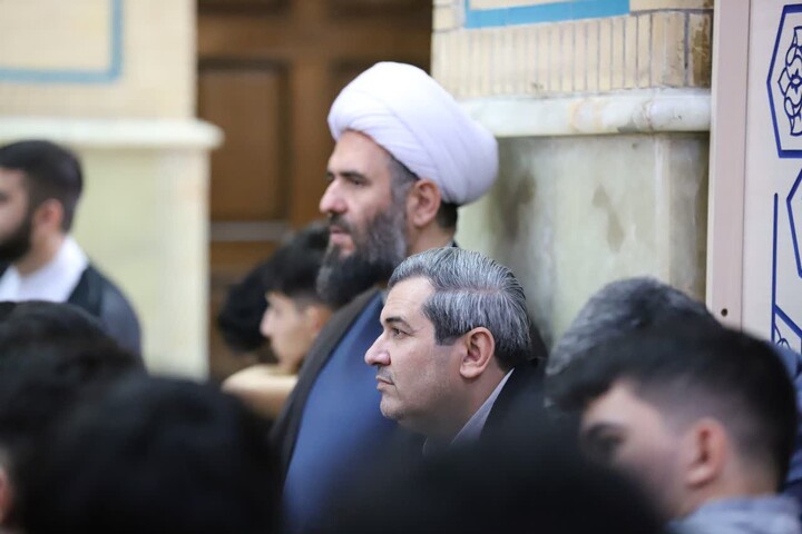 اعتکاف دانش آموزی در شهر مهستان