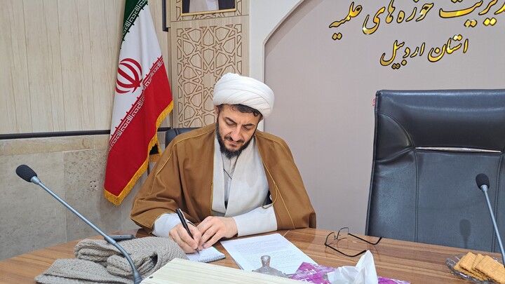 تصاویر/ نشست معاون پژوهش حوزه های علمیه با مدیران مدارس اردبیل