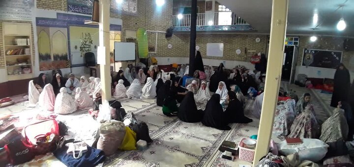 تصاویر/حضور امام جمعه ساوه در اعتکاف دانش آموزی مسجدفاطمه زهرا(س)