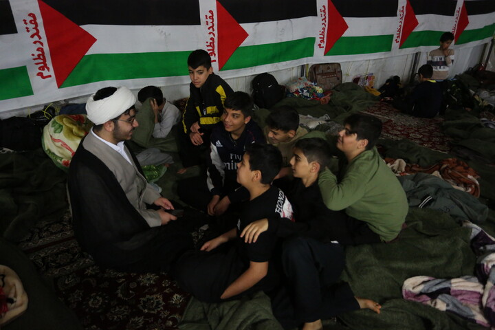 تصاویر / بزرگترین اعتکاف دهه نودی ها در مسجد سید اصفهان