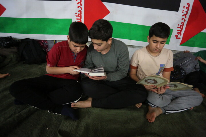 تصاویر / بزرگترین اعتکاف دهه نودی ها در مسجد سید اصفهان