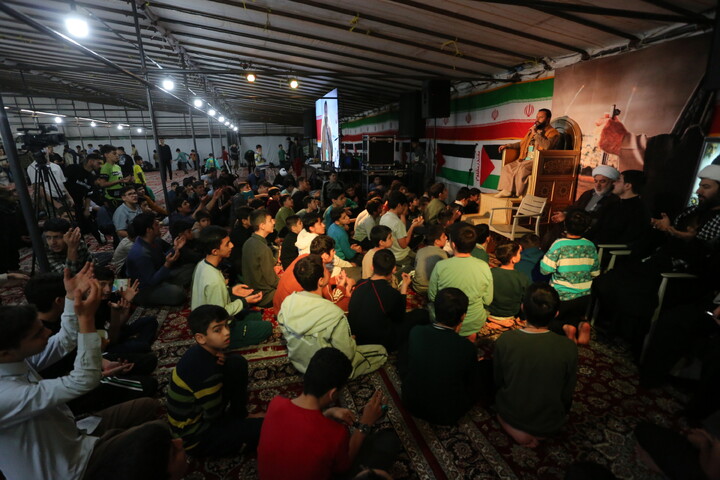 تصاویر / بزرگترین اعتکاف دهه نودی ها در مسجد سید اصفهان