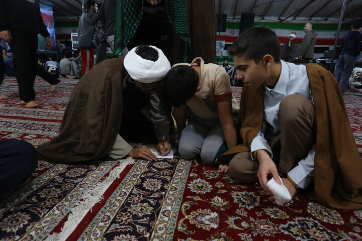 تصاویر / بزرگترین اعتکاف دهه نودی ها در مسجد سید اصفهان