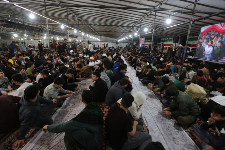 تصاویر / بزرگترین اعتکاف دهه نودی ها در مسجد سید اصفهان