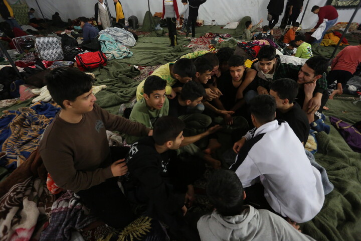 تصاویر / بزرگترین اعتکاف دهه نودی ها در مسجد سید اصفهان