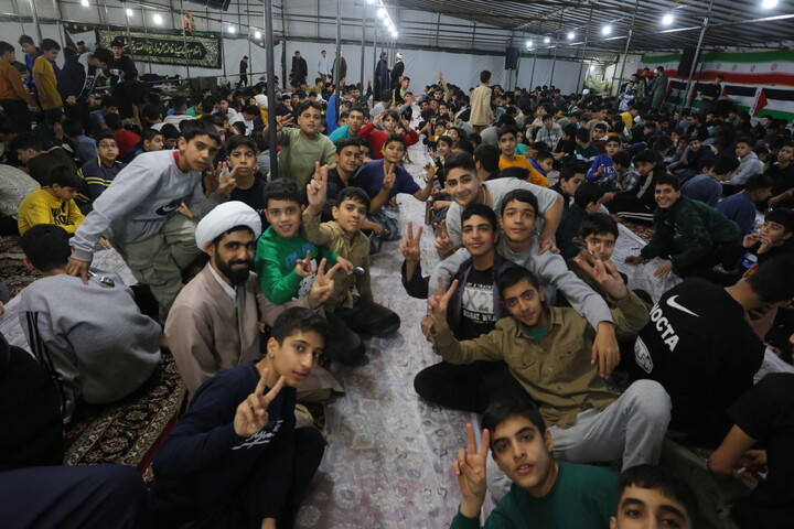 تصاویر / بزرگترین اعتکاف دهه نودی ها در مسجد سید اصفهان