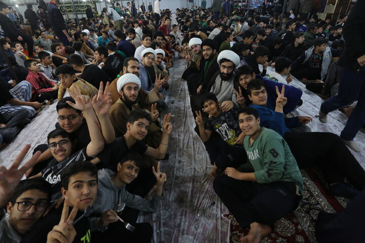 تصاویر / بزرگترین اعتکاف دهه نودی ها در مسجد سید اصفهان