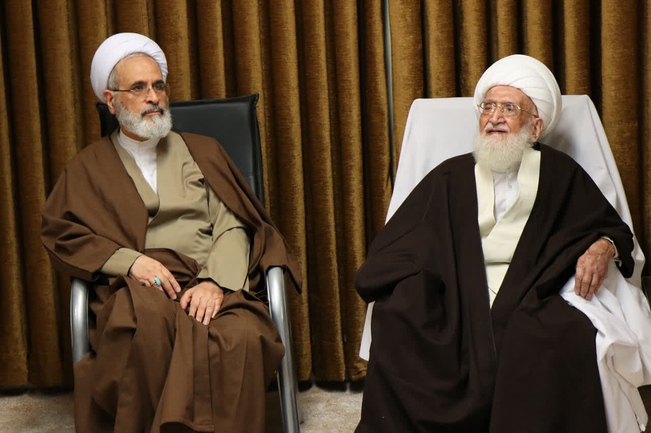 آية اللّه العظمى نوريّ الهمدانيّ يُشيد بجهود آية اللّه الأعرافيّ