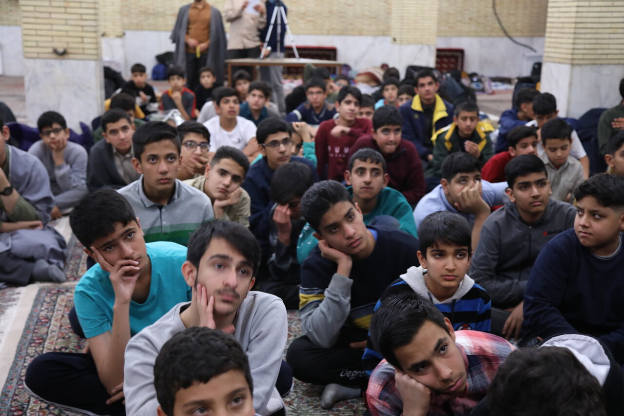 اعتکاف در مدرسه علمیه محمودیه برگزار شد