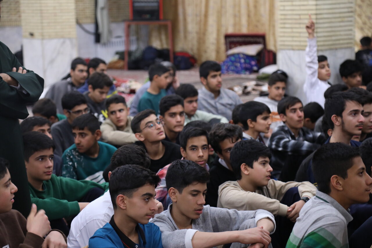 اعتکاف در مدرسه علمیه محمودیه برگزار شد