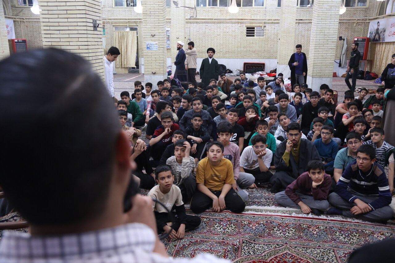 اعتکاف در مدرسه علمیه محمودیه برگزار شد