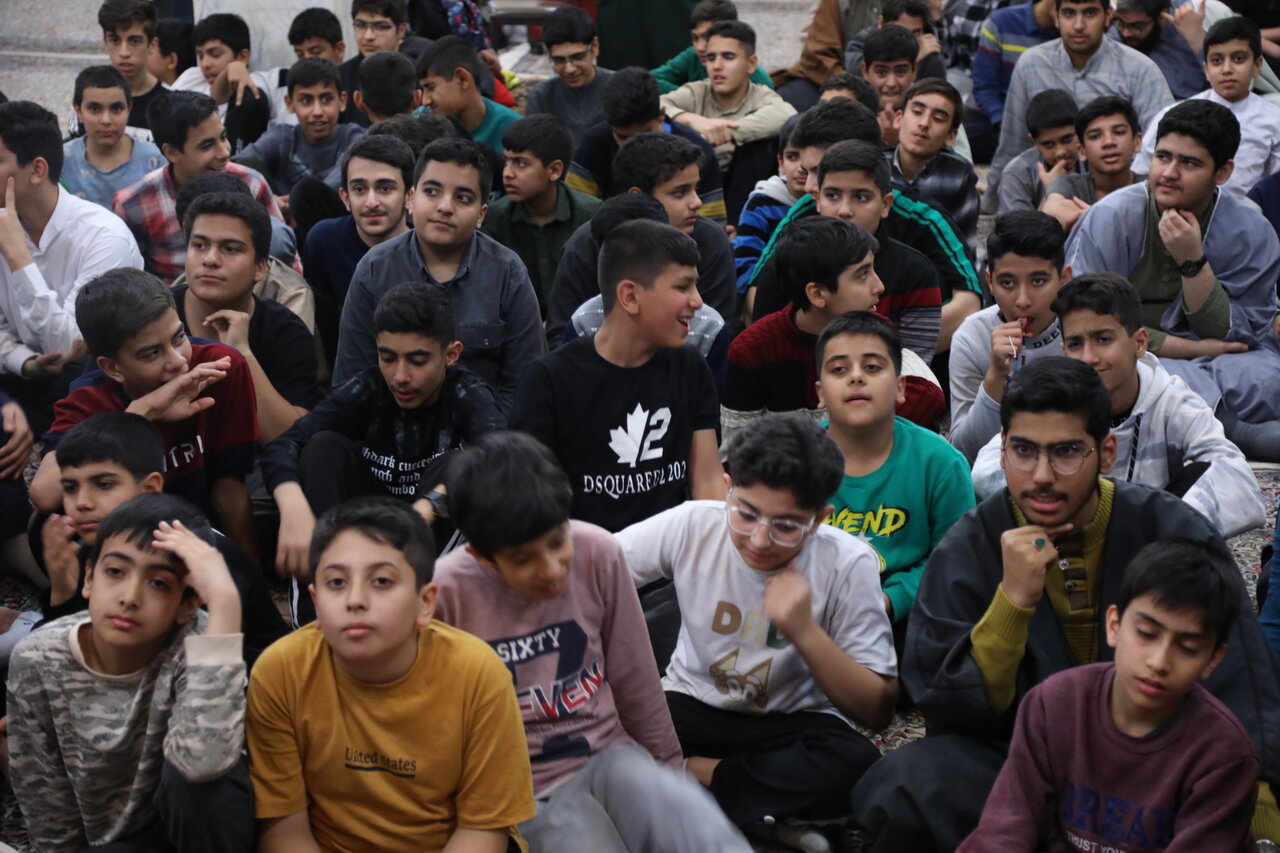 اعتکاف در مدرسه علمیه محمودیه برگزار شد