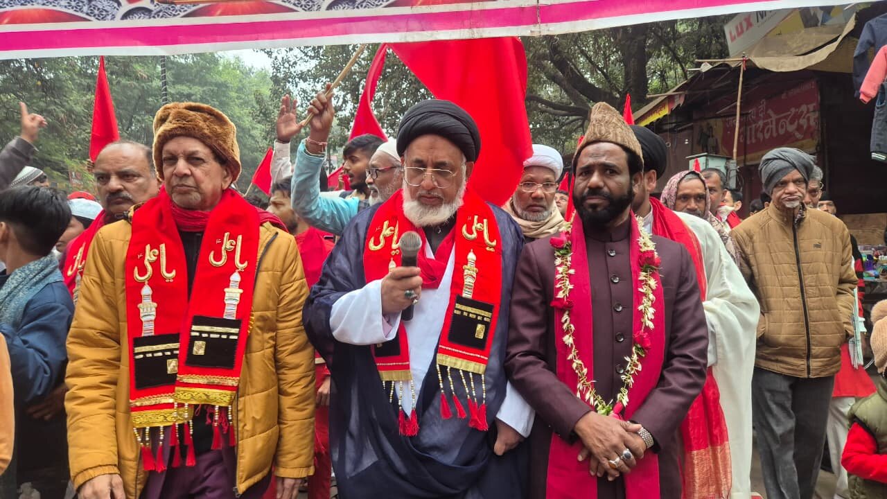 برگزاری راهپیمایی باشکوه ولادت امیرالمؤمنین(ع) در شهر بنارس هند