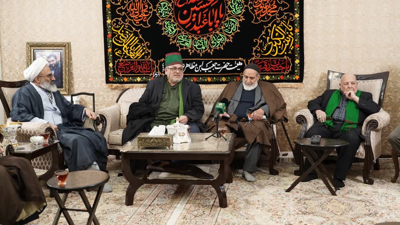 جلسه هیئت حبیب ‌ابن ‌مظاهر در منزل ذاکر پیشکسوت اهل‌بیت(ع) برگزار شد+تصاویر