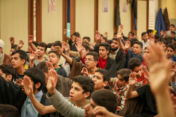 تصاویر/ مراسم اعتکاف دانش آموزی در مدرسه مدینة‌العلم کاظمیه