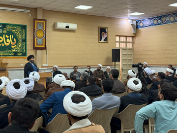تصاویر | نشست صمیمی امام جمعه زنجان با طلبه معلم‌های استان زنجان