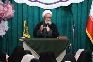 تصاویر/ حضور امام جمعه مرند در جمع معتکفین این شهرستان